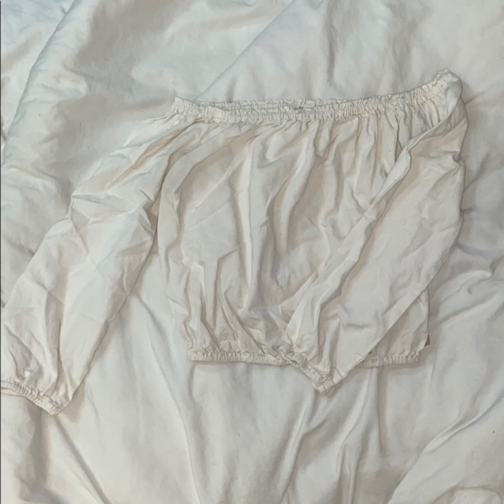 Brandy Melville off the shoulder top